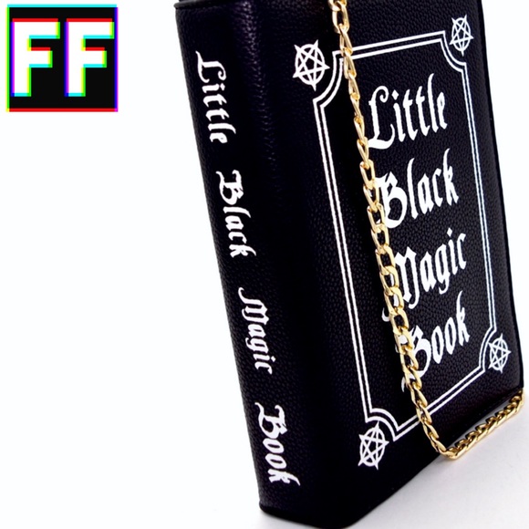 Little Black Book of Magic Purse 🔮 - Picture 6 of 8
